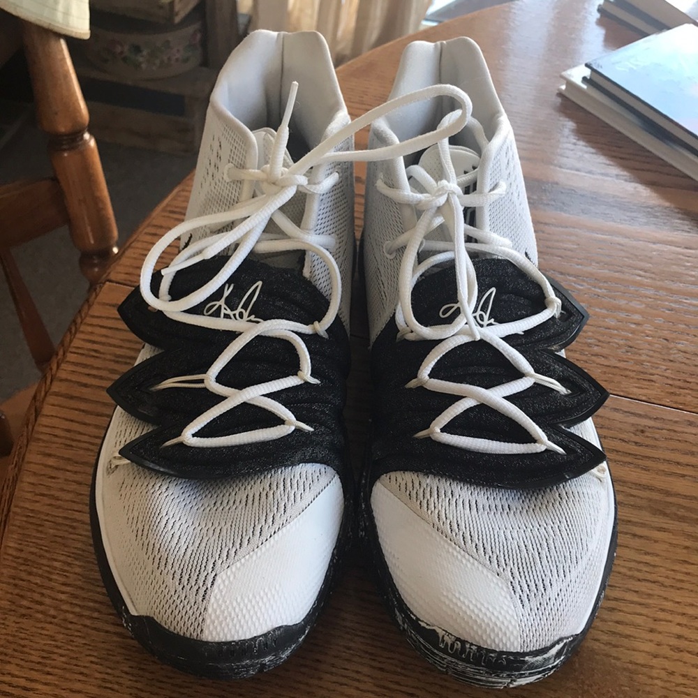 Nike, Kylie basketball shoes